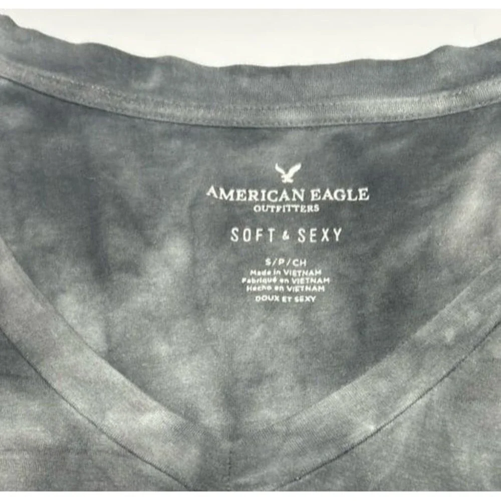 American Eagle Women's Small Black Tie-Dye V-Neck T-Shirt